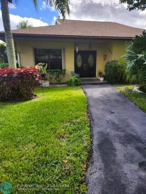 Davie, FL 33314,7522 SW 28th St  #40