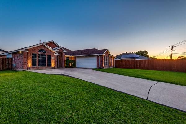 500 E Parkerville Road, Desoto, TX 75115