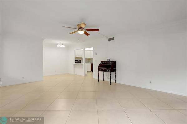 Greenacres, FL 33463,3625 La Aires Ct  #B1