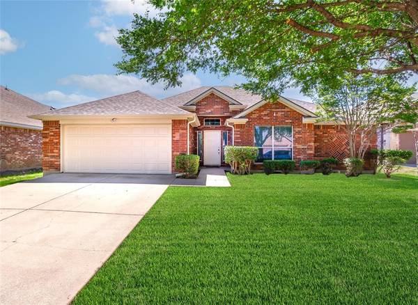 513 Greenvale Court, Saginaw, TX 76179