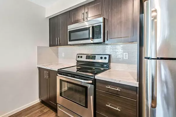 Calgary, AB T2Z 4R2,755 Copperpond BLVD SE #5201