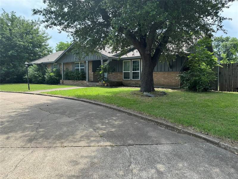 504 Bob White Street, Desoto, TX 75115