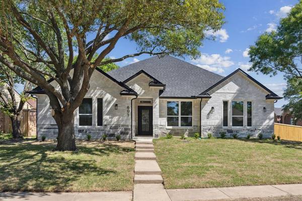 601 Copeland Drive,  Cedar Hill,  TX 75104