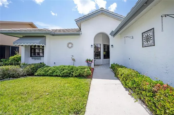 461 Countryside DR, Naples, FL 34104