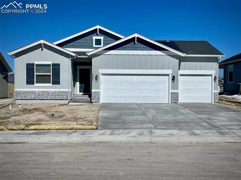 982 Lone Deer DR, Monument, CO 80132