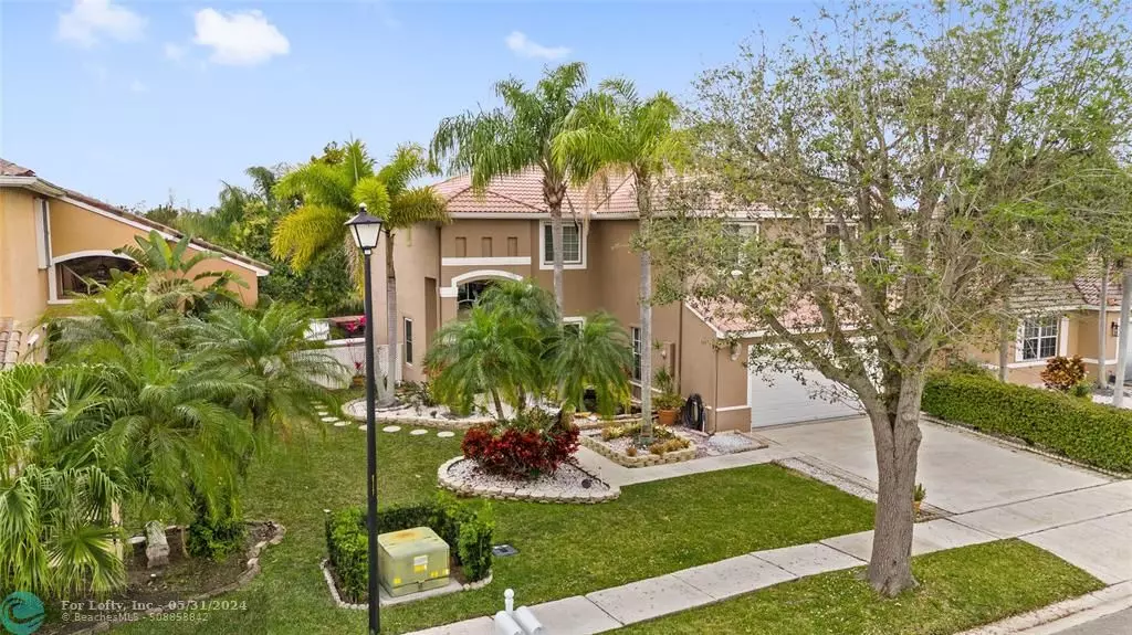 19040 SW 4th St, Pembroke Pines, FL 33029