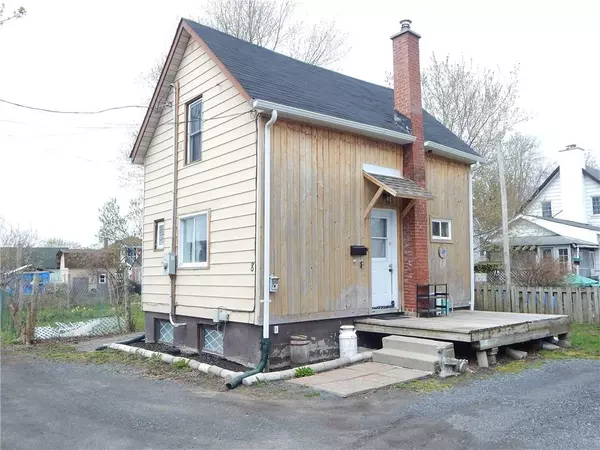 Cornwall, ON K6J 0A5,8 SMITH LN