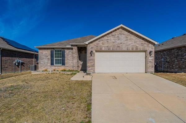 2349 Barzona Drive, Fort Worth, TX 76131