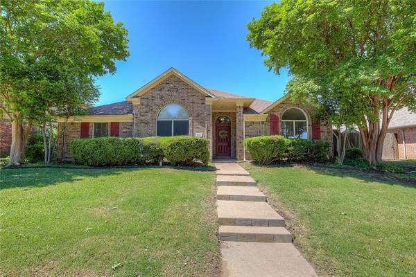 6505 Warwick Drive, Rowlett, TX 75087