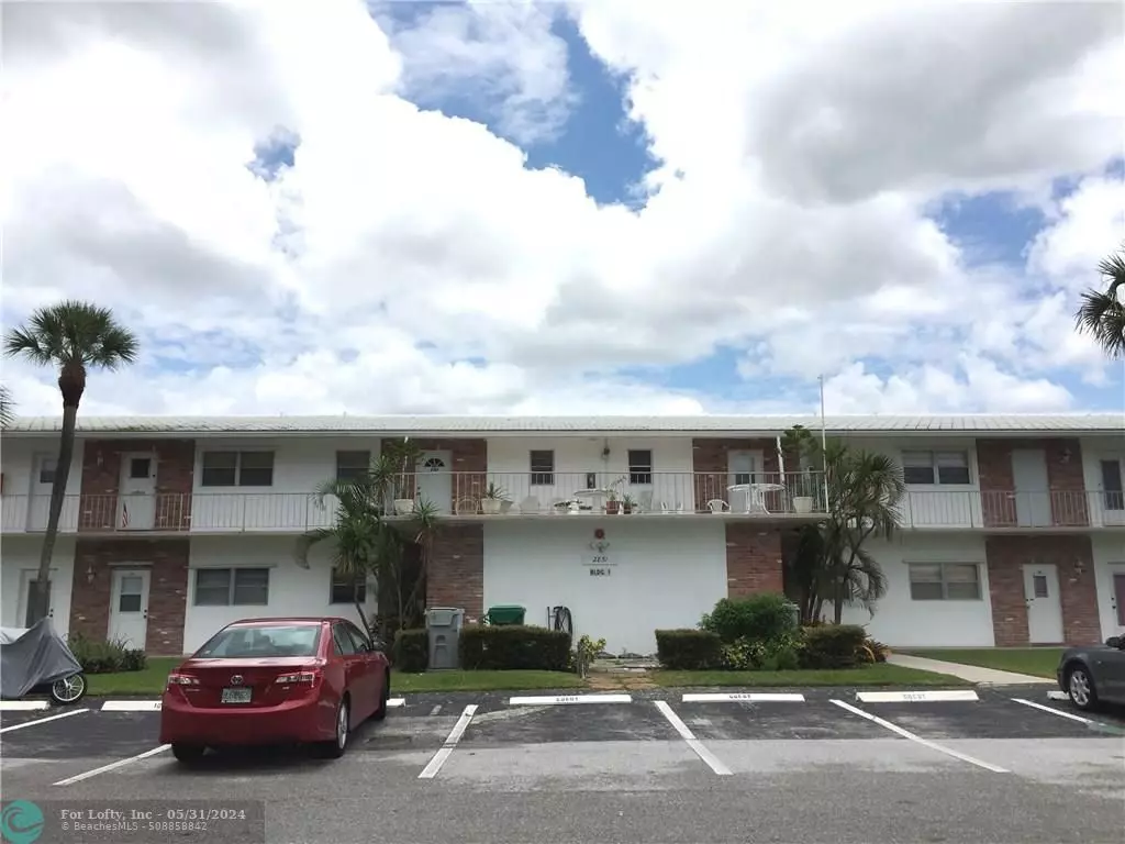 Pompano Beach, FL 33064,2851 E Golf Blvd  #104