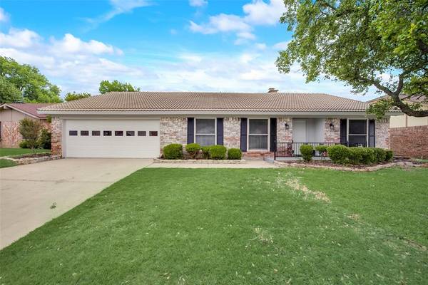 3312 Robinhood Court, Bedford, TX 76021