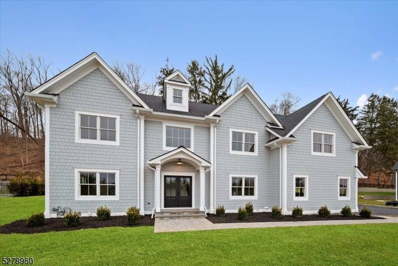 320 Hillside Avenue, Chatham Twp., NJ 07928