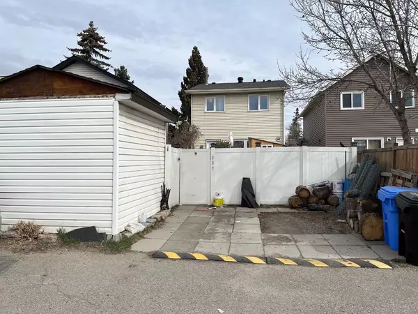 Calgary, AB T3J 1T8,357 Falshire DR NE