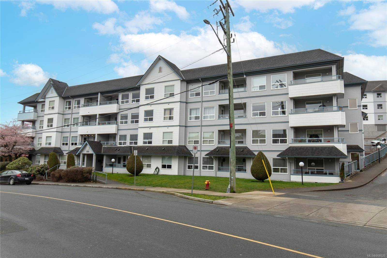 1631 Dufferin Cres #406,  Nanaimo,  BC V9S 5T4
