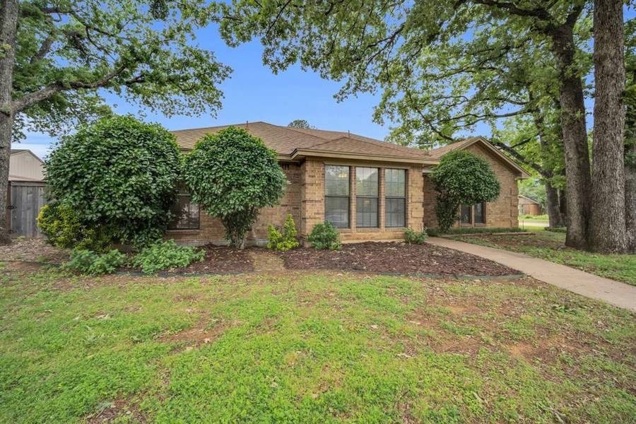 3000 Quail Lane, Arlington, TX 76016