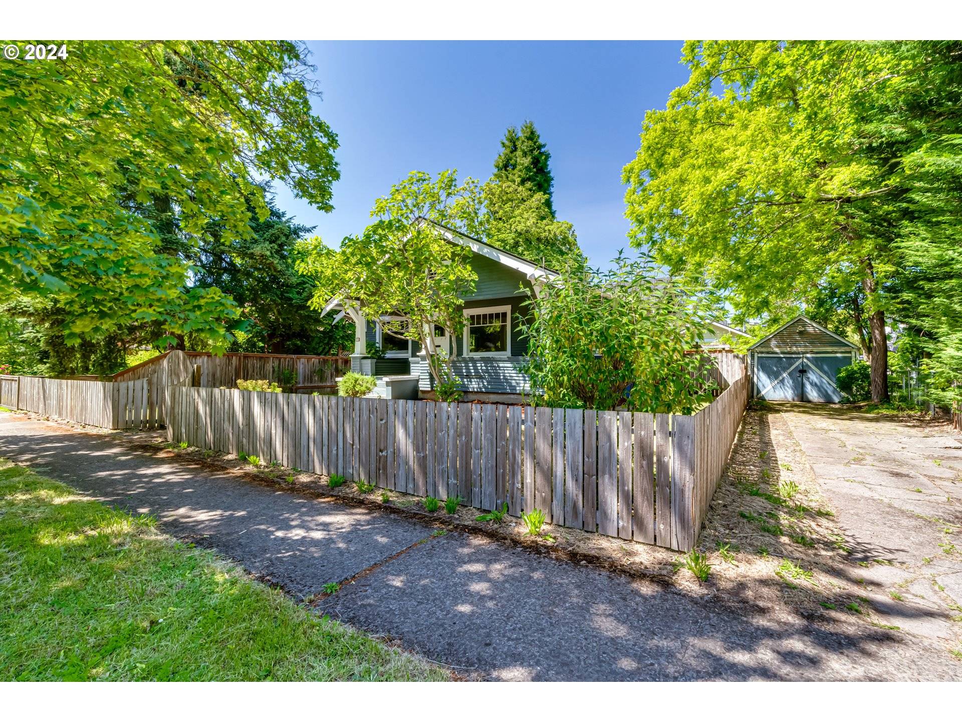 Eugene, OR 97402,931 W 11TH AVE