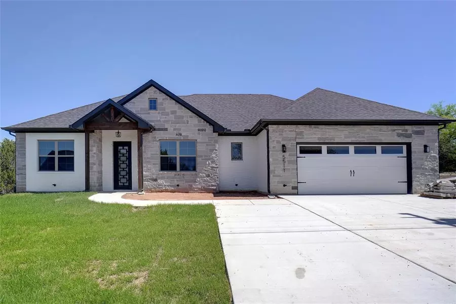 5506 Stonegate Circle, Granbury, TX 76048