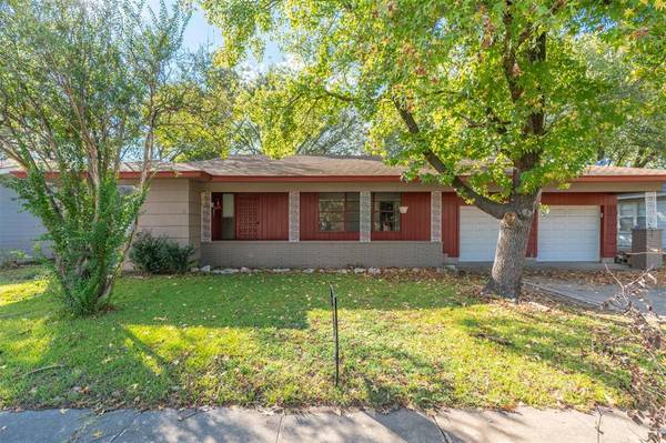 1014 S Lake Ws, Cooper, TX 75432