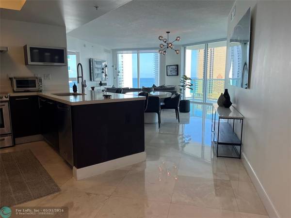 Sunny Isles Beach, FL 33160,200 Sunny Isles Blvd  #2-1506