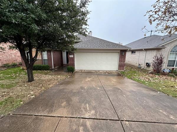 422 E Whitener Road,  Euless,  TX 76040