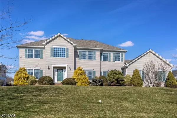 12 Blackberry Pl, Washington Twp., NJ 07853