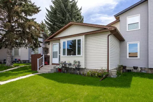 Calgary, AB T2J 6B6,115 Deerview CT SE