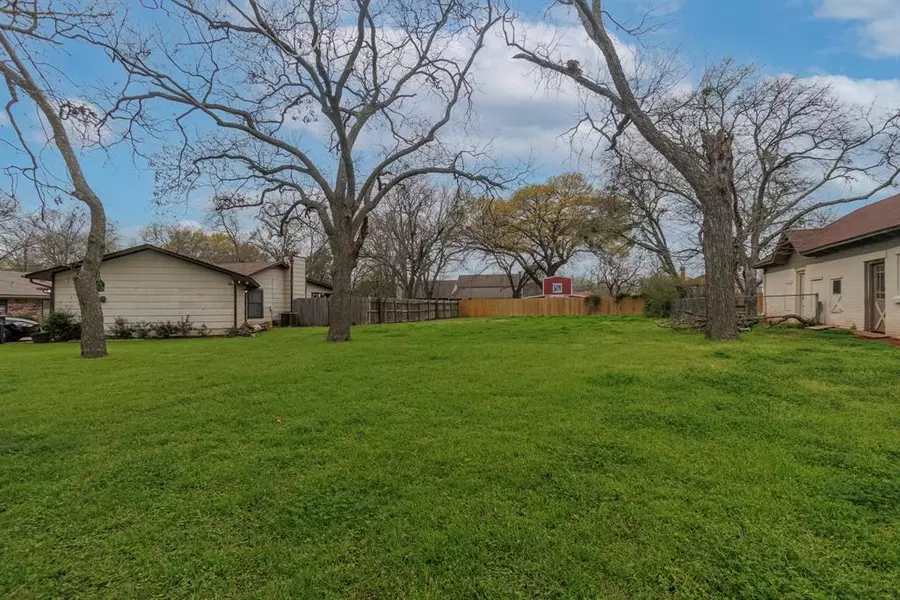 1111 N Douglas - Lot 2 Avenue, Cleburne, TX 76033