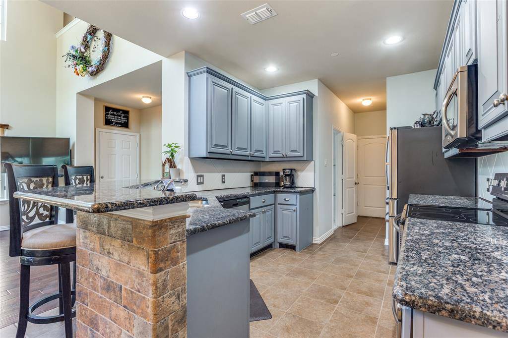 313 Starleaf Trail, Garland, TX 75040