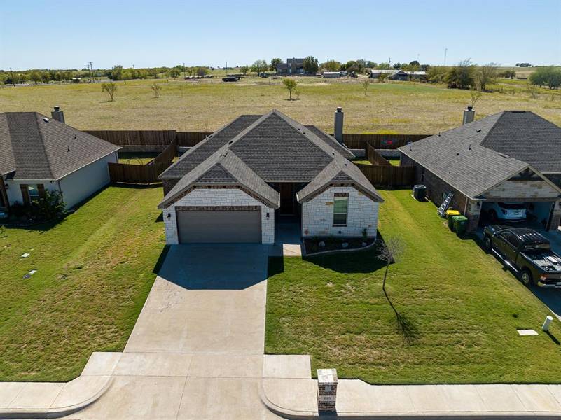 225 Bayless Avenue, Godley, TX 76044