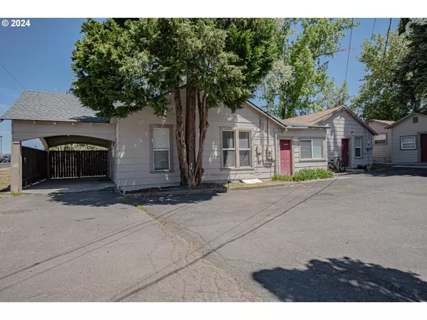 Klamath Falls, OR 97601,2451 BIEHN ST