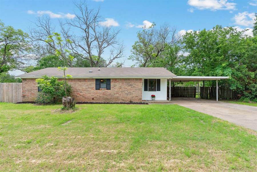 207 W 3rd Street, Weatherford, TX 76086