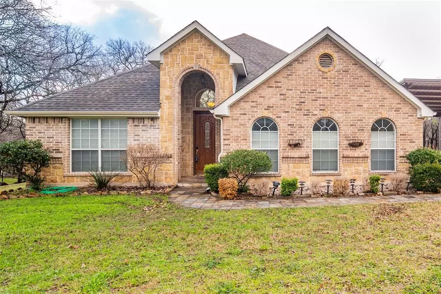 327 Fossil Rock Drive, Azle, TX 76020