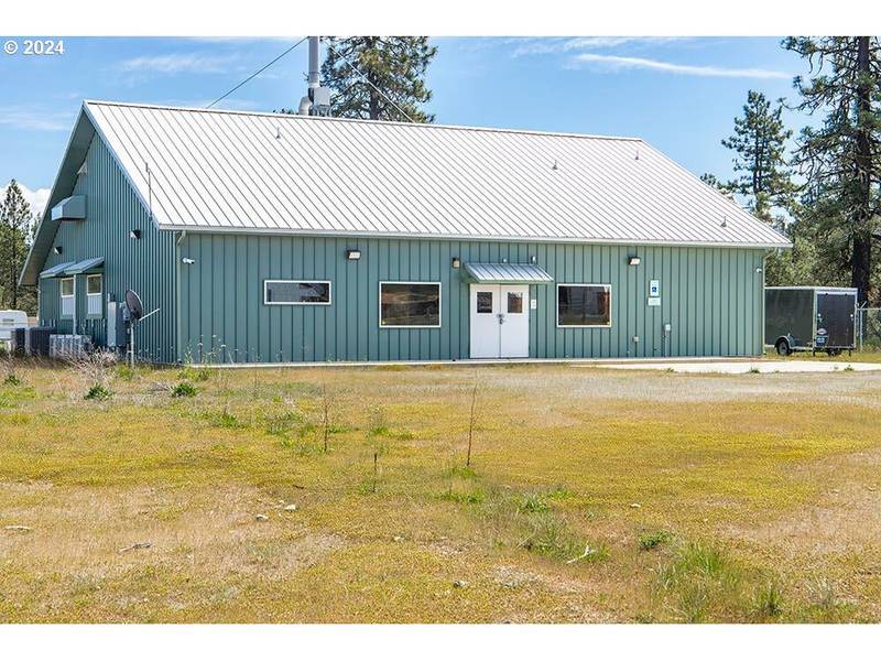 30073 REDWOOD HWY, Cave Junction, OR 97523