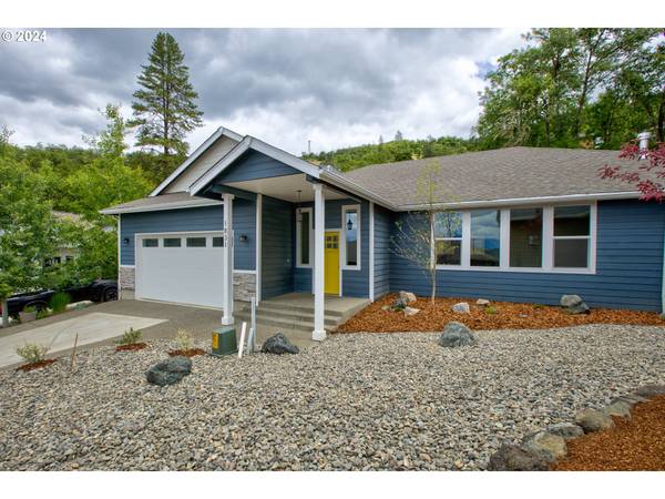 1831 NE ALAMEDA AVE, Roseburg, OR 97470