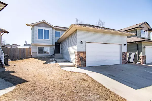 Blackfalds, AB T4M 0K6,34 Sparrow Close