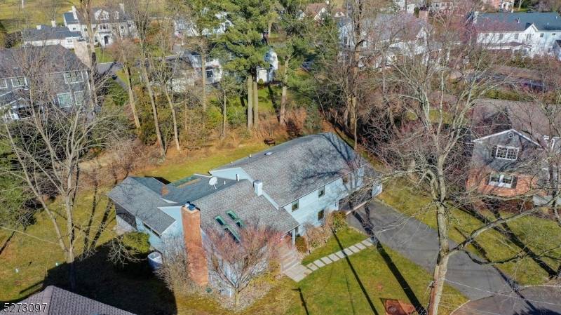 6 Thomas Ct, Westfield Town, NJ 07090