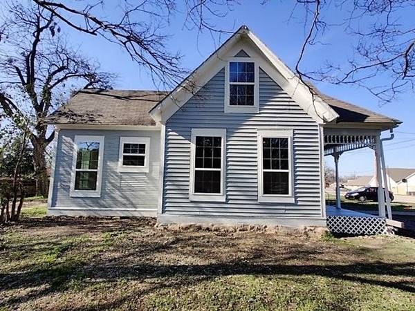 215 S Avenue H,  Clifton,  TX 76634