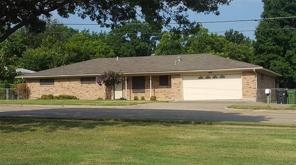 436 Ball Street,  Grapevine,  TX 76051