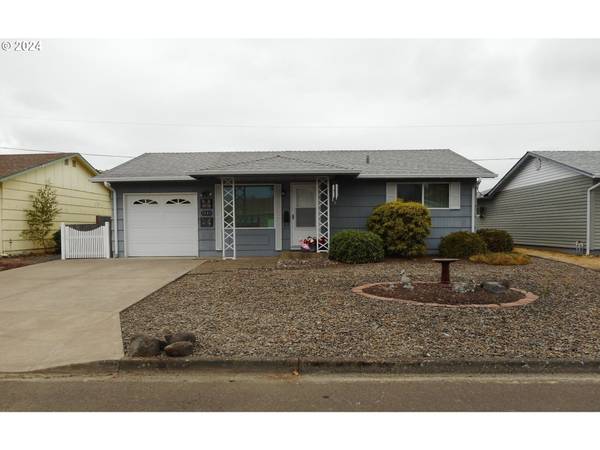 1041 RANDOLPH RD, Woodburn, OR 97071