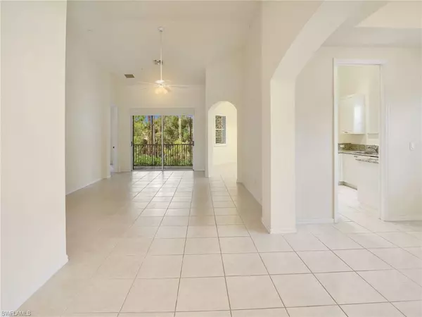 Naples, FL 34105,1445 Mariposa CIR 204