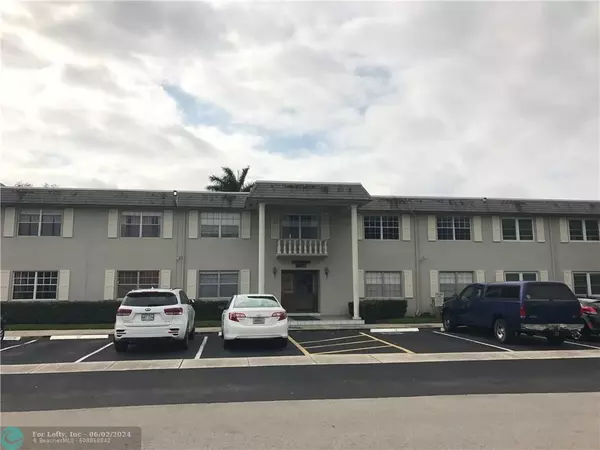 1560 Mckinley St  #104w, Hollywood, FL 33020