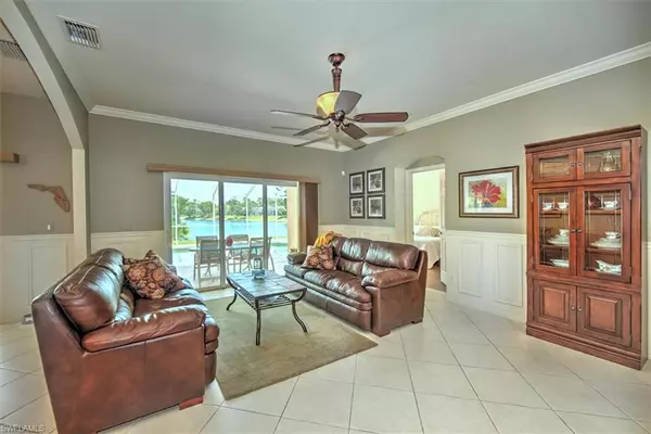 Naples, FL 34104,7513 Lourdes CT