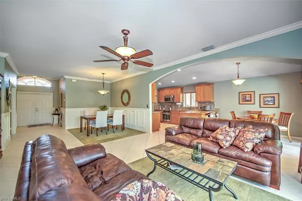 Naples, FL 34104,7513 Lourdes CT