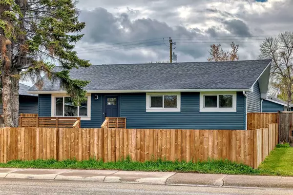 Calgary, AB T2B 0X9,2211 36th ST SE