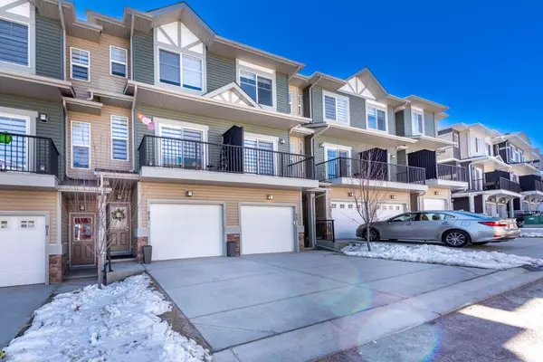 Calgary, AB T3R 2A2,813 Sage Hill GRV NW