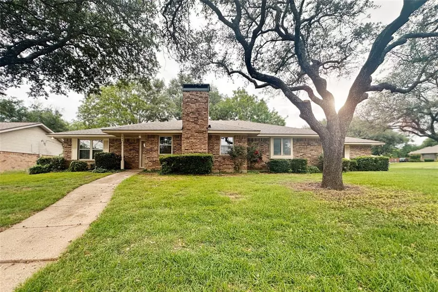 246 SW Rand Drive, Burleson, TX 76028