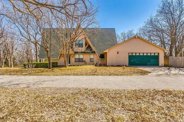 1704 County Road 3555, Paradise, TX 76073