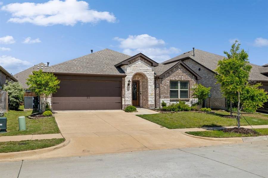 1333 Pleasant Knoll Trail, Aubrey, TX 76227