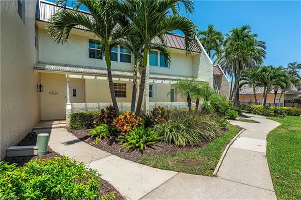 800 River Point DR 211, Naples, FL 34102