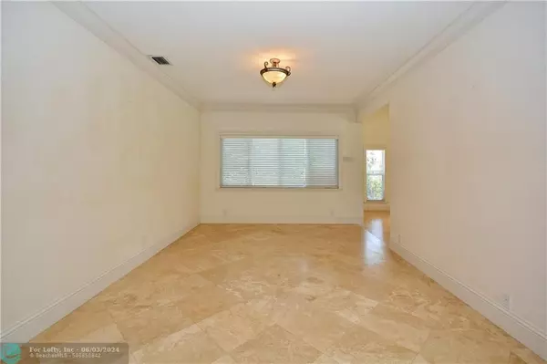 Boca Raton, FL 33487,737 NE 74th St.(Boca Bay Colony Dr)